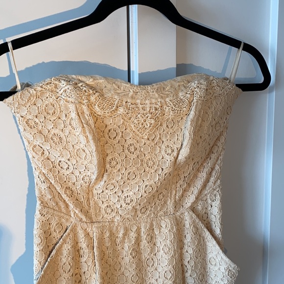 Cream lacey strapless dress - Picture 2 of 5